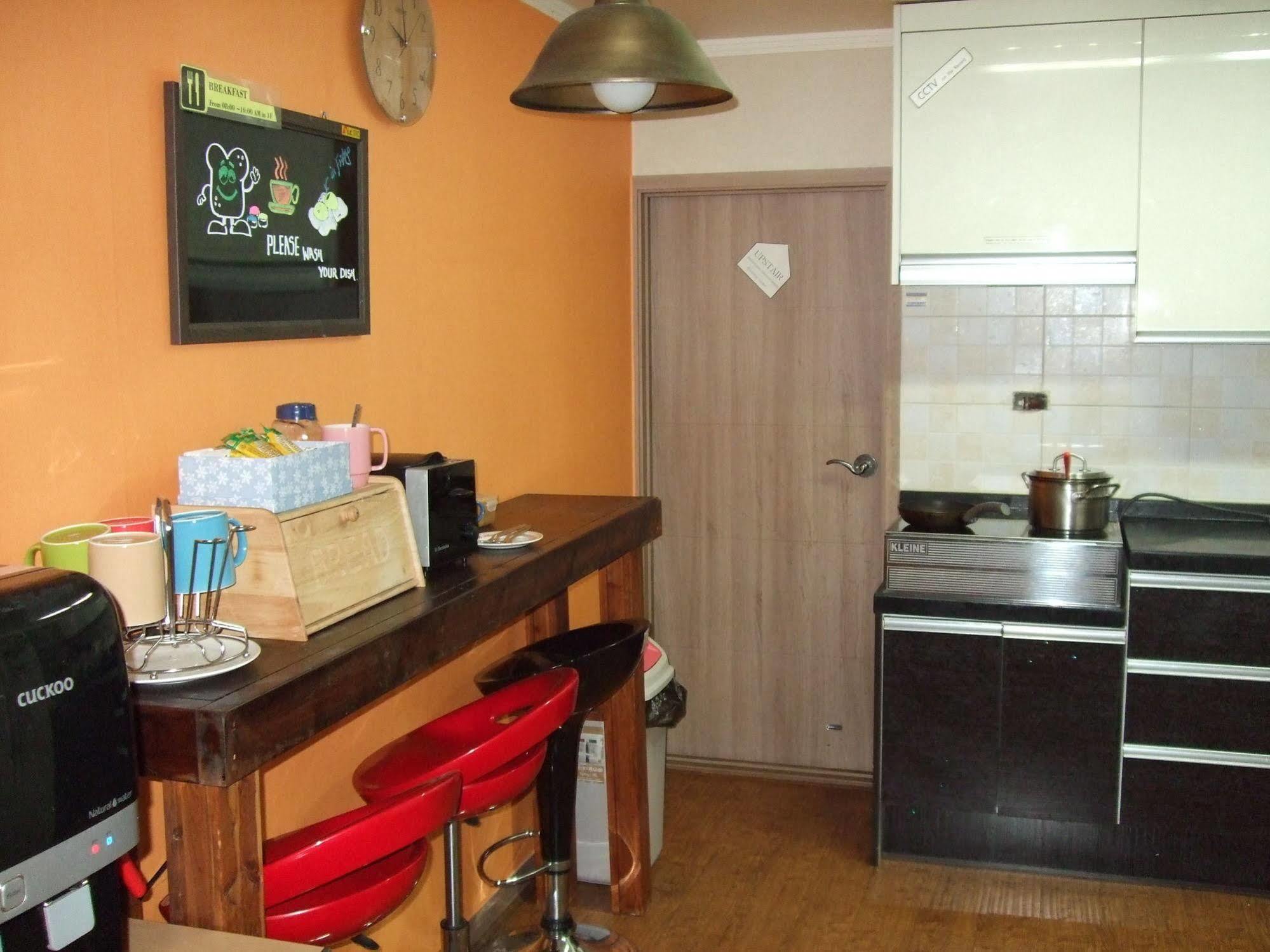 Birdsnest Hostel Hongdae Foreigner Only Seoul Ngoại thất bức ảnh